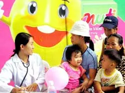 Khi trẻ lười bú mẹ